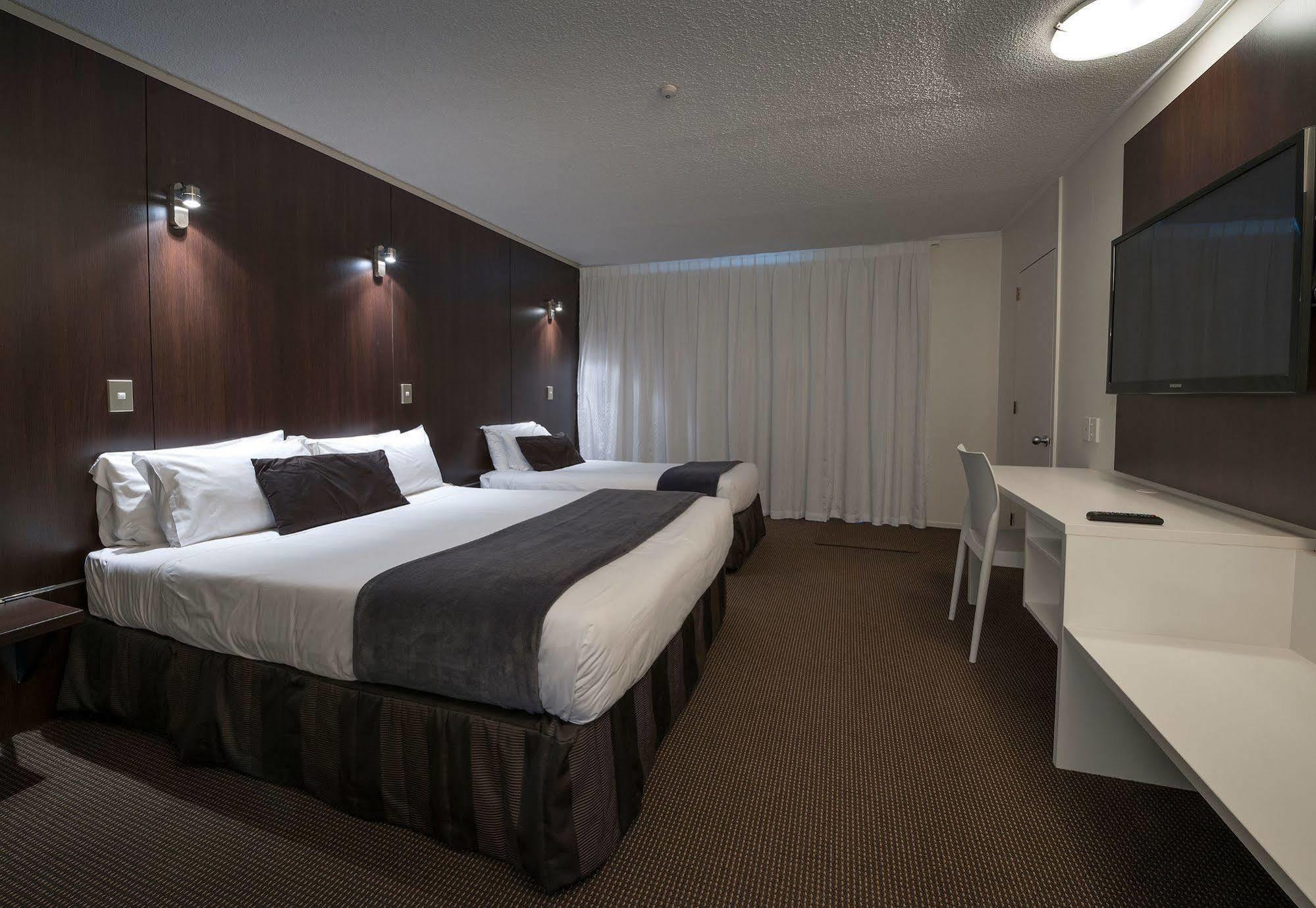 The Towers On The Park Christchurch Exterior foto